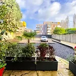 Apartment White House - The Sunny Avec Terrasse Et Parking Prive - 20 Min Centre