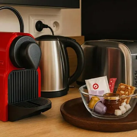 White House - The Sunny Avec Terrasse Et Parking Privé - 20 Min Centre