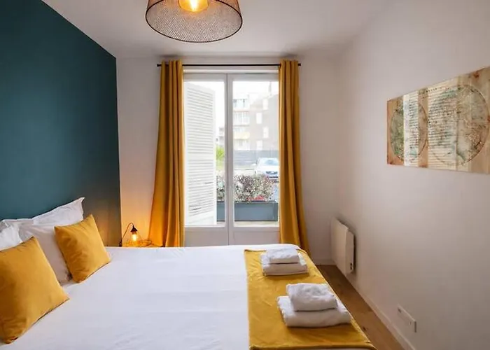 Apartment White House - The Sunny Avec Terrasse Et Parking Prive - 20 Min Centre