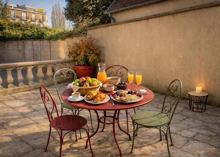 Apartment White House - The Sunny Avec Terrasse Et Parking Prive - 20 Min Centre *